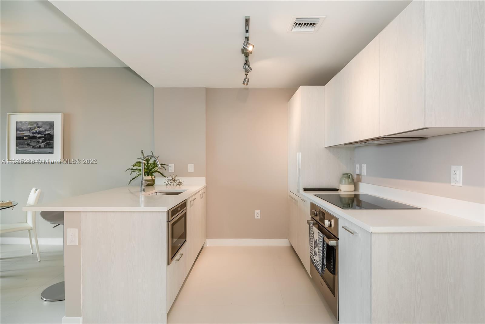 PARAISO BAYVIEWS CONDO - Residential Lease