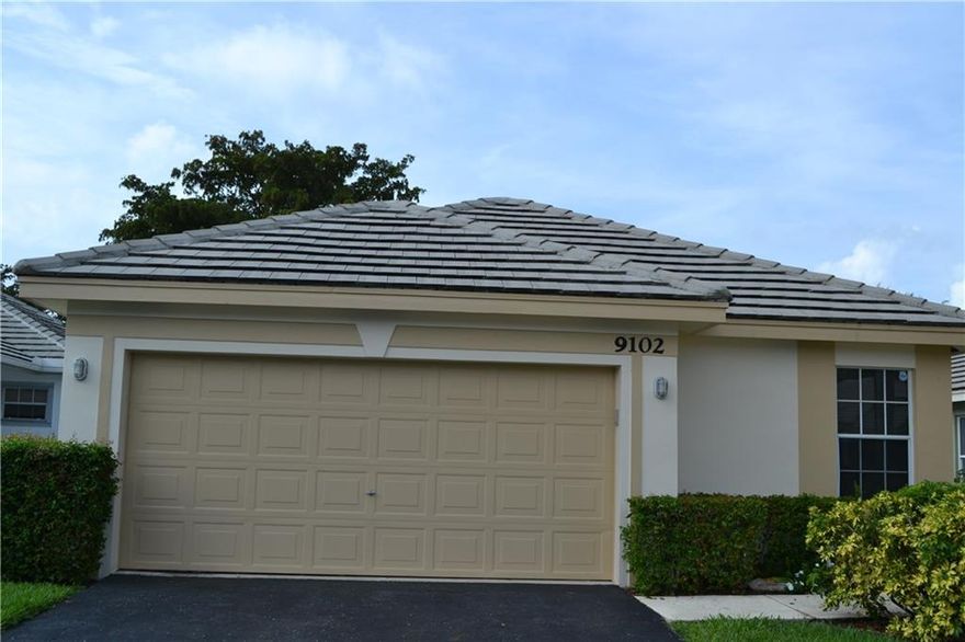 Forest Ridge, a serene setting with Oak trees, in the Lake Park Community, a most desirable area of Public Schools, and Nova University. Newly painted three bedroom with newer appliances. Walk to pool, tennis, sport court and bike path. Lawn care and appliance services contract included in monthly rental.