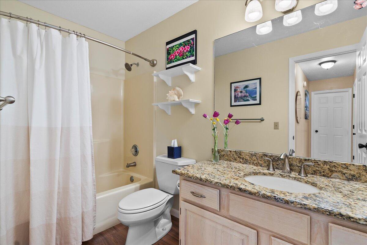 HOBE SOUND ESTATES - Residential