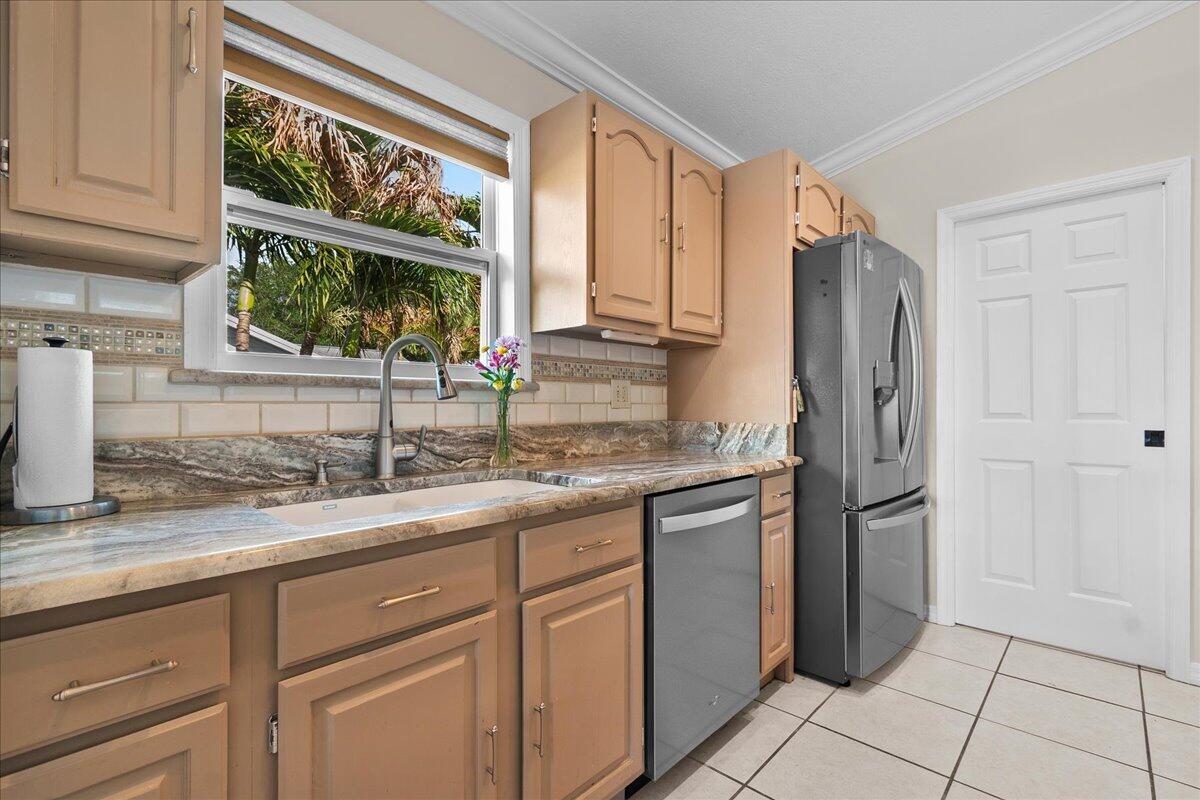 HOBE SOUND ESTATES - Residential