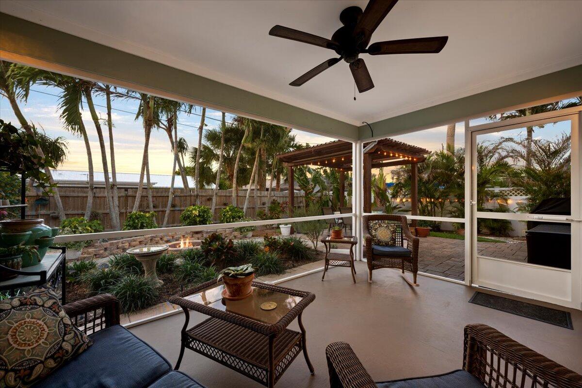 HOBE SOUND ESTATES - Residential