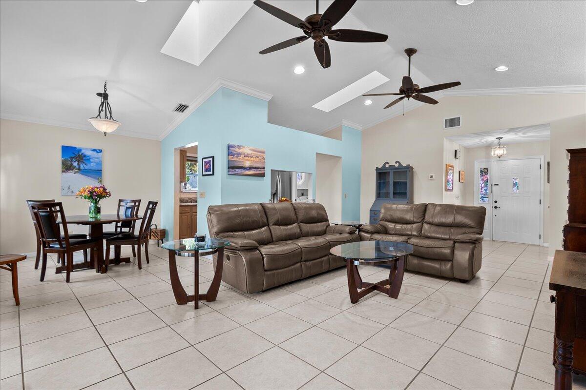 HOBE SOUND ESTATES - Residential