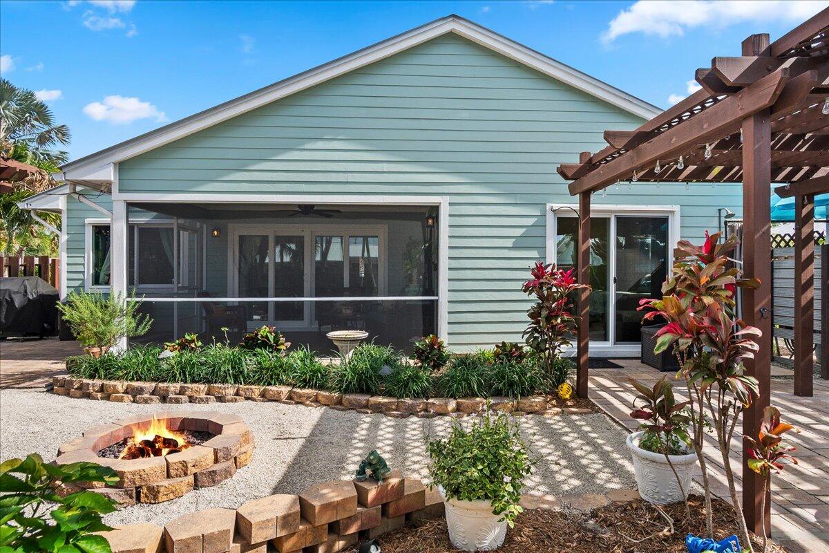 HOBE SOUND ESTATES - Residential