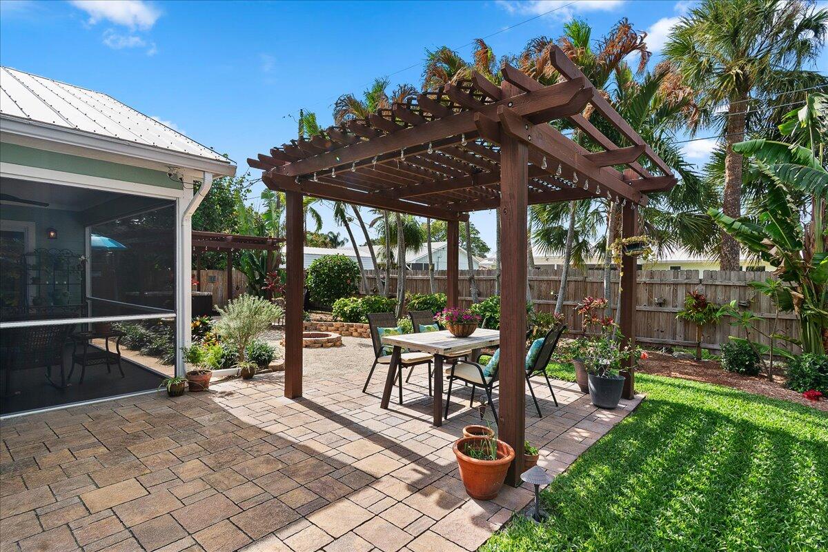 HOBE SOUND ESTATES - Residential