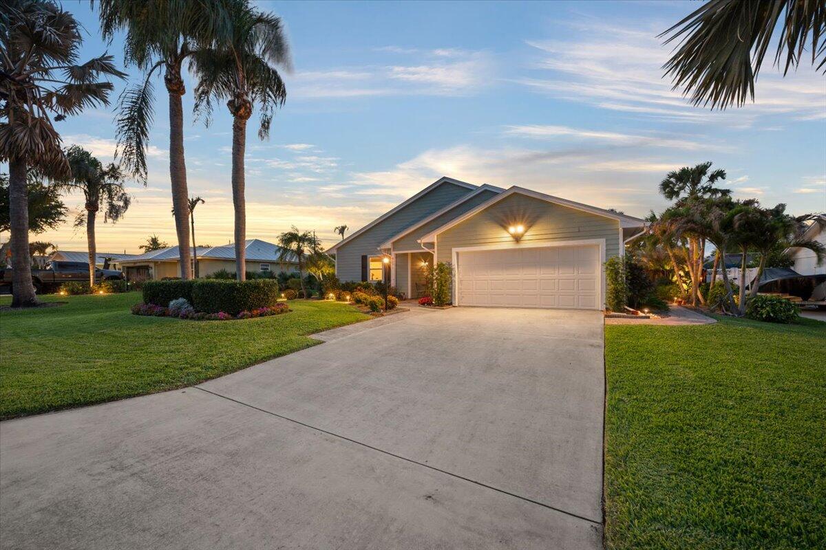 HOBE SOUND ESTATES - Residential
