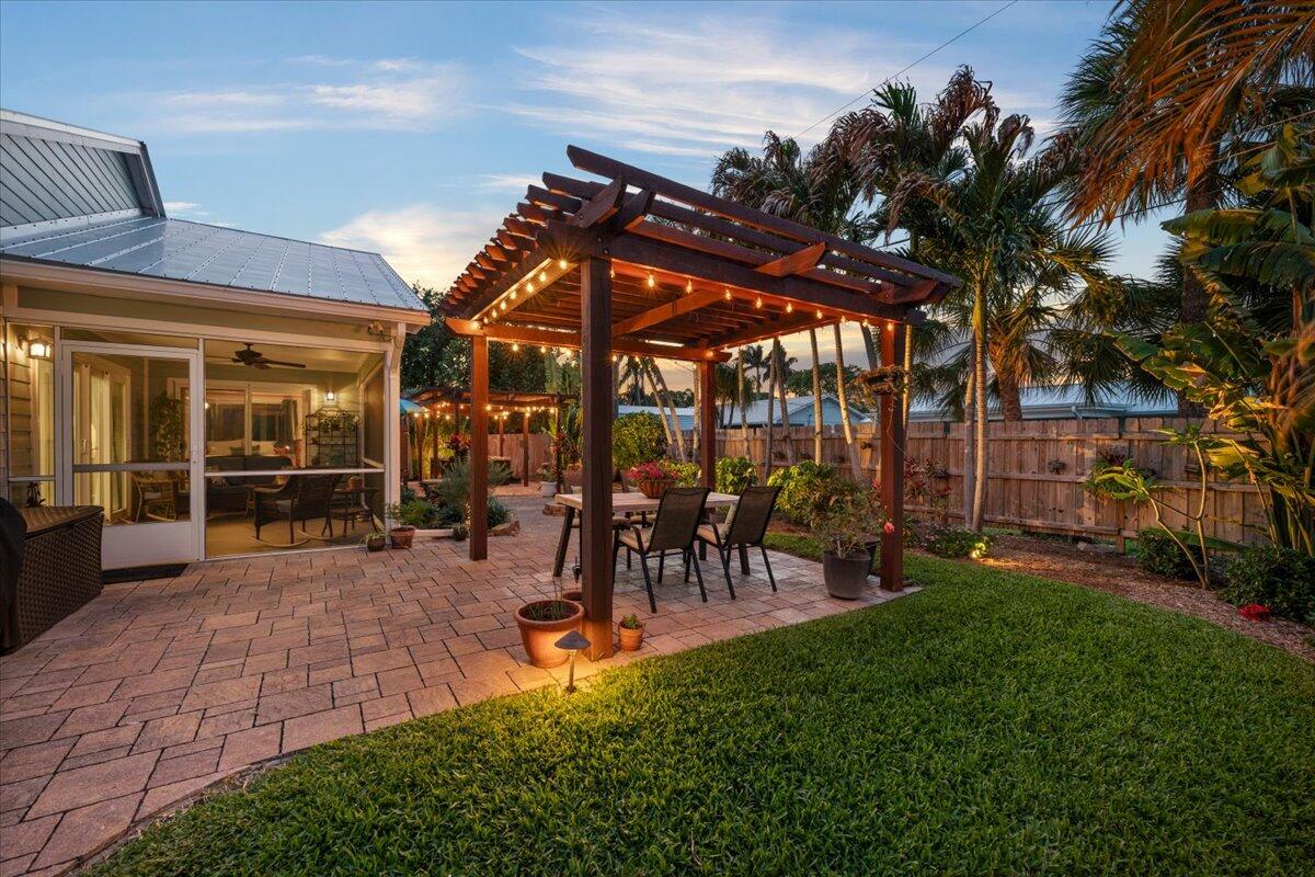 HOBE SOUND ESTATES - Residential