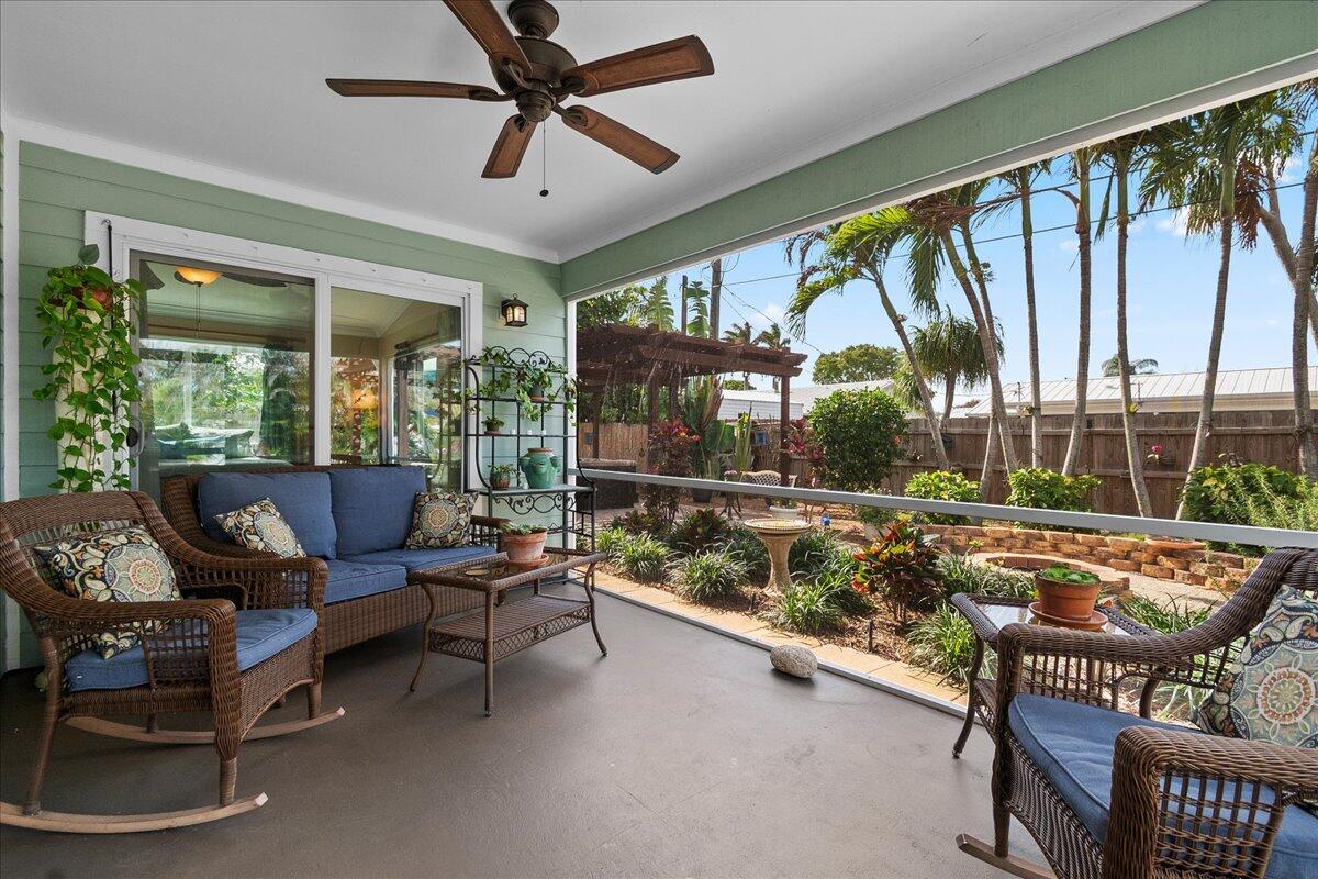 HOBE SOUND ESTATES - Residential