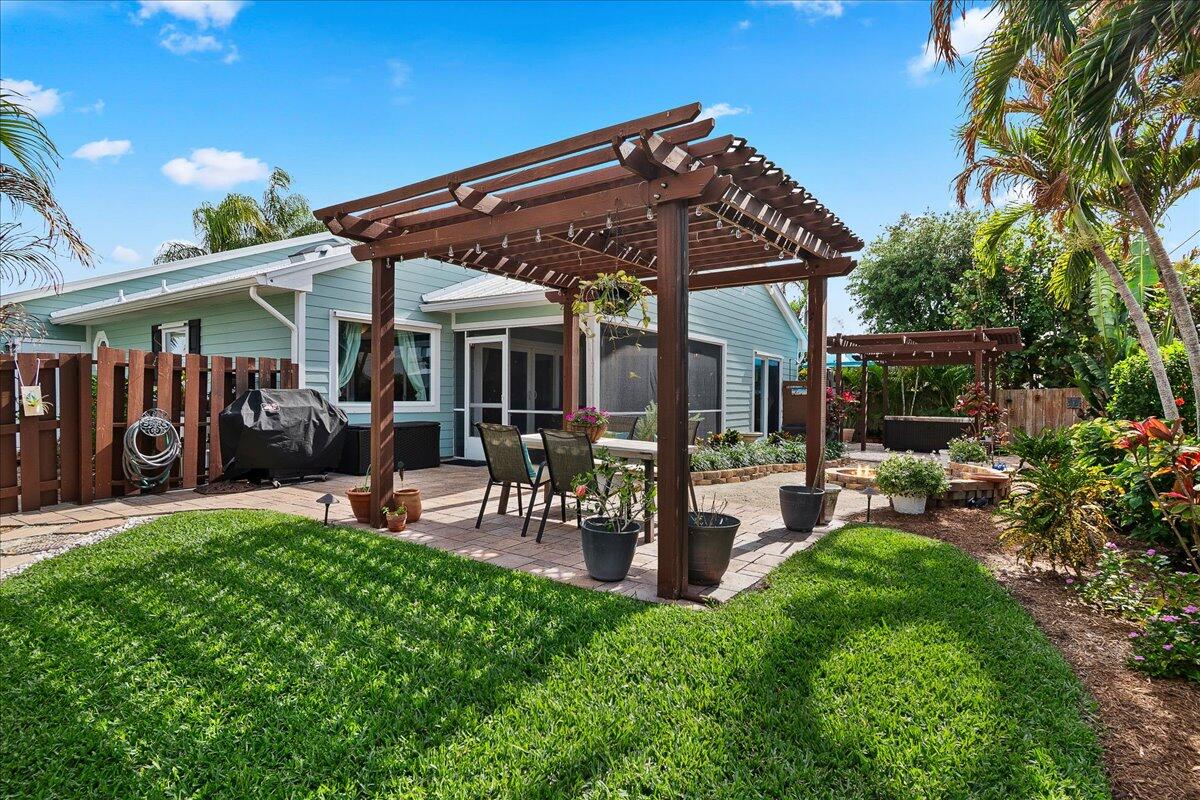HOBE SOUND ESTATES - Residential
