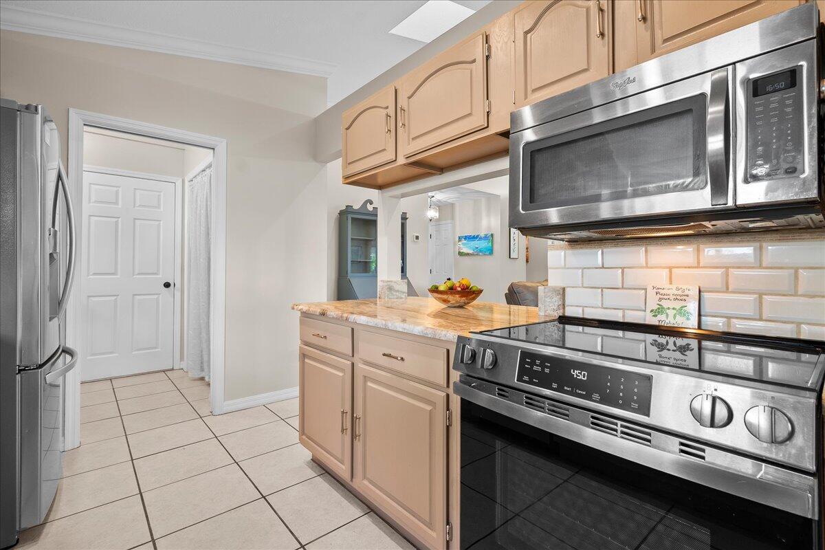 HOBE SOUND ESTATES - Residential