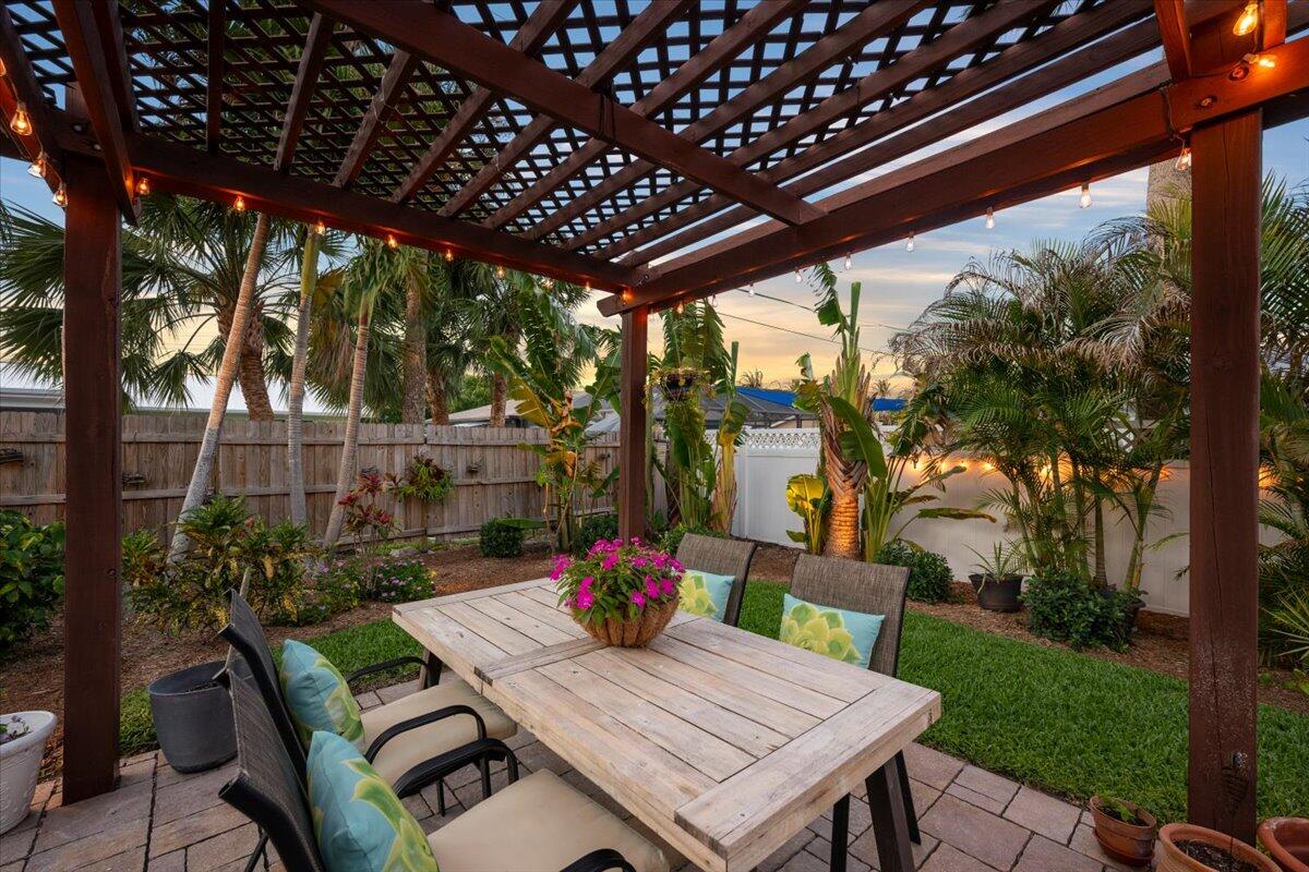 HOBE SOUND ESTATES - Residential