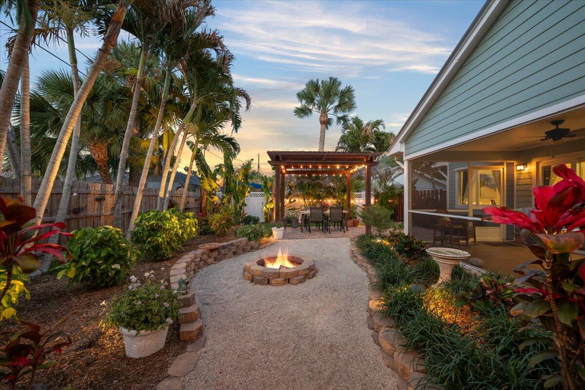 HOBE SOUND ESTATES - Residential