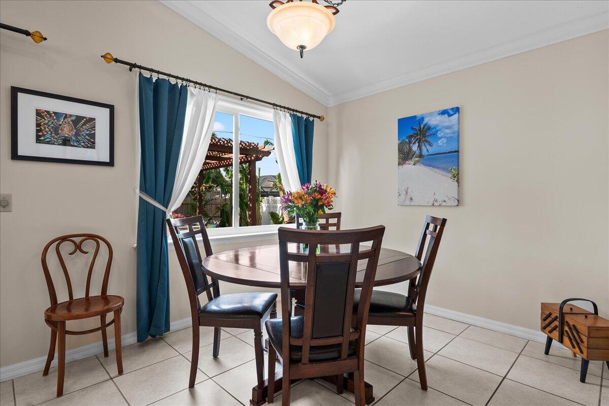 HOBE SOUND ESTATES - Residential