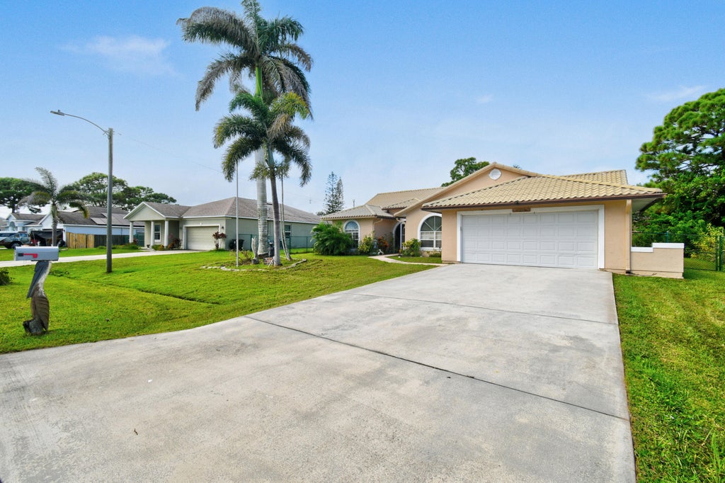 Photo of 1758 SE DUMA Terrace, Port Saint Lucie, FL 34952 (MLS # B26081672)
