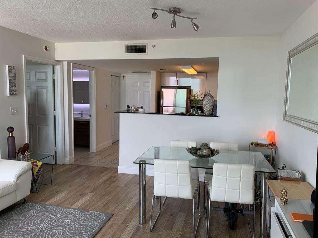 3000 CORAL Way 707