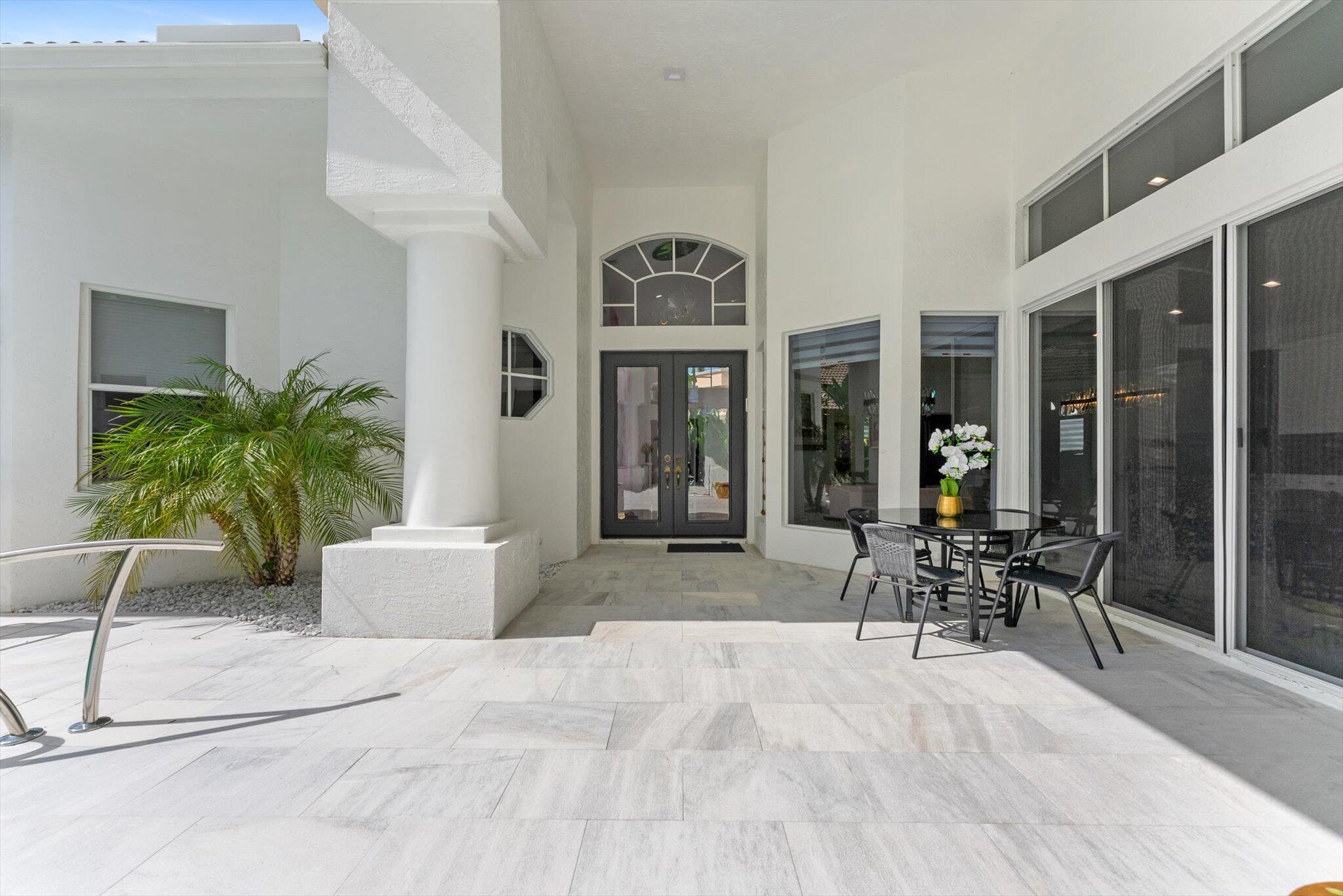 7614 La Corniche Circle