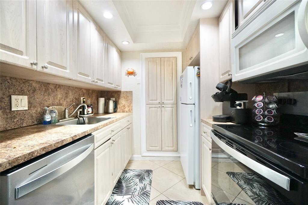 Pompano Beach Club Condo - Residential Lease