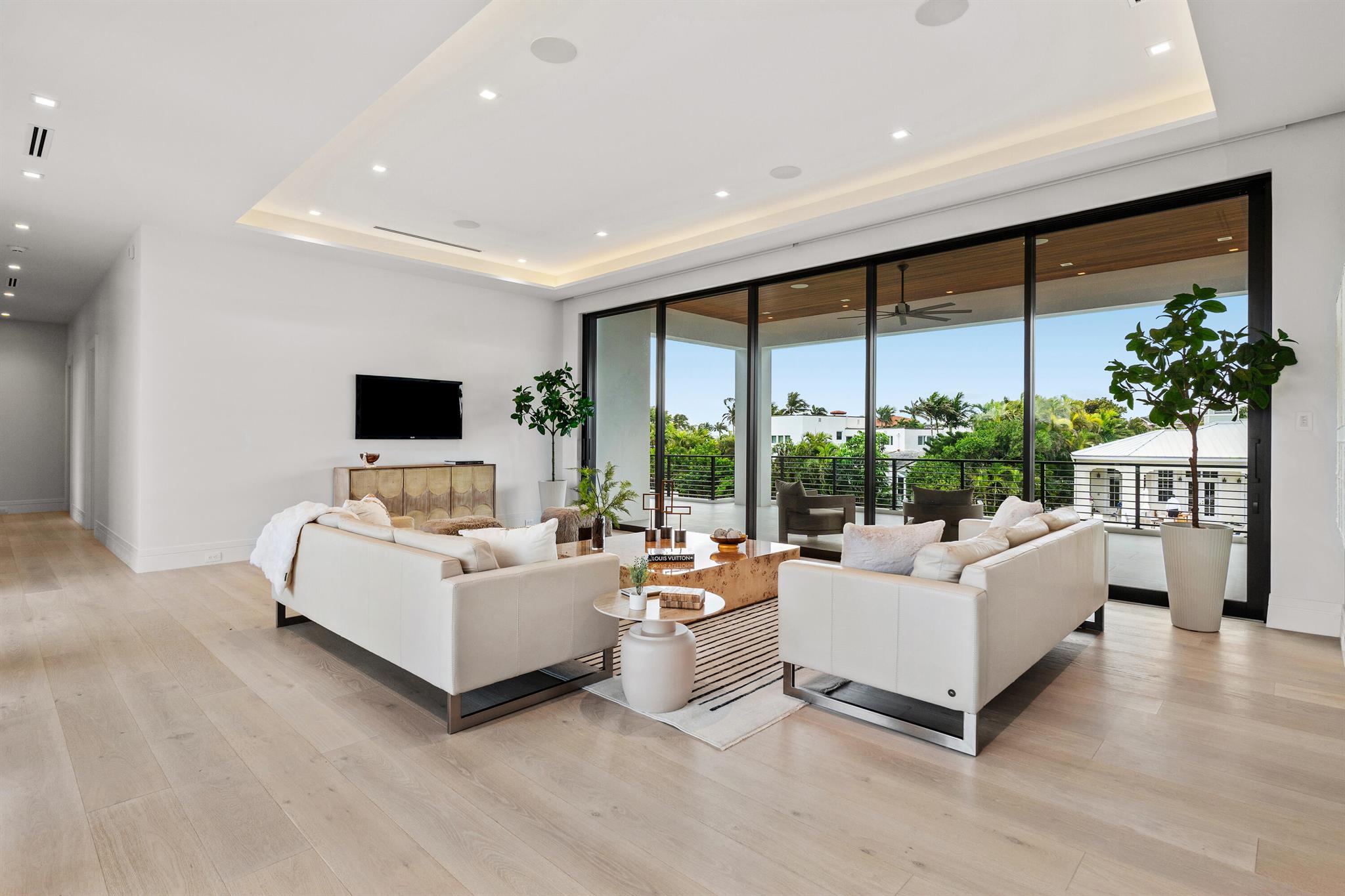 SUN AND SURF - Residential