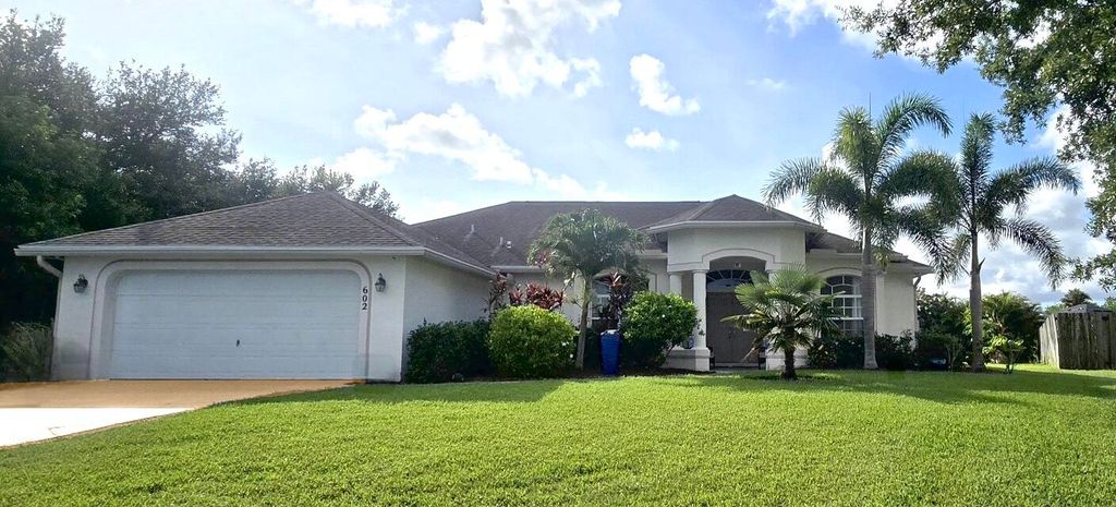 Photo of 602 SW Pueblo Terrace, Port Saint Lucie, FL 34953 (MLS # R11103830)