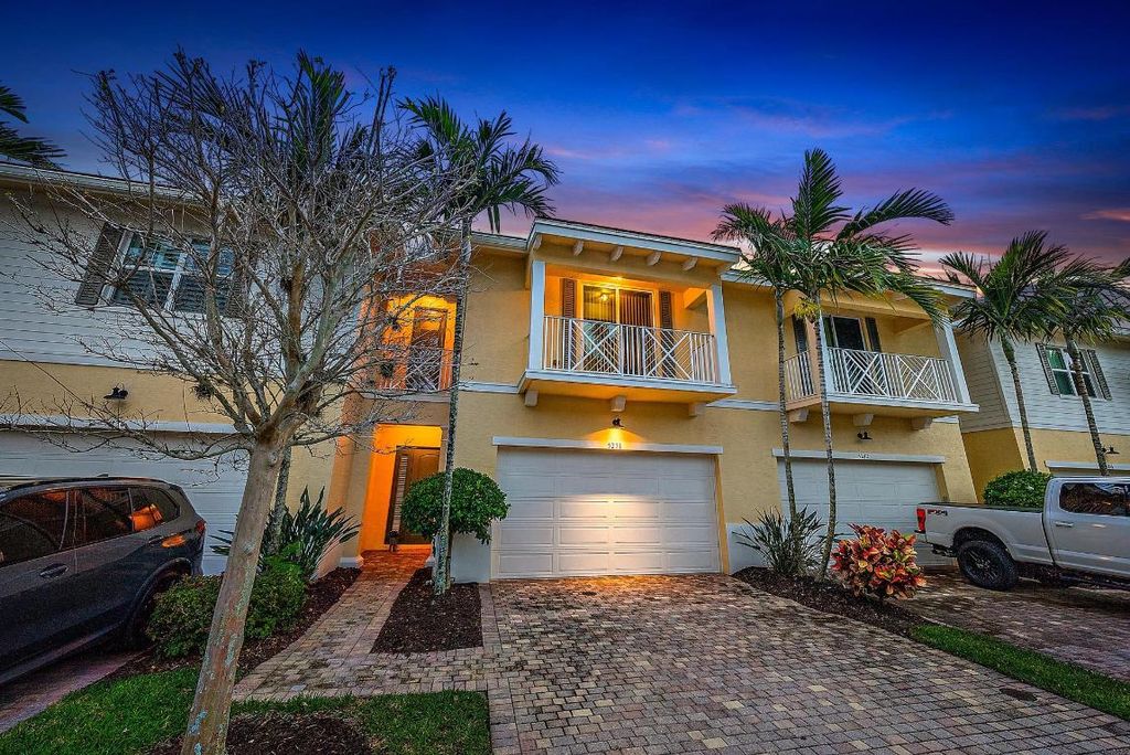 Photo of 5238 Cambridge Court, Palm Beach Gardens, FL 33418 (MLS # R10969497)