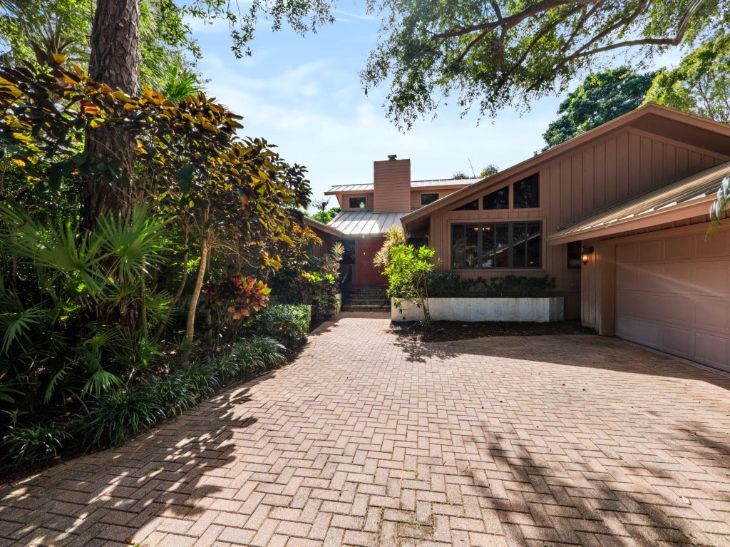 Photo of 5011 SE Burning Tree Circle, Stuart, FL 34997 (MLS # B26089145)