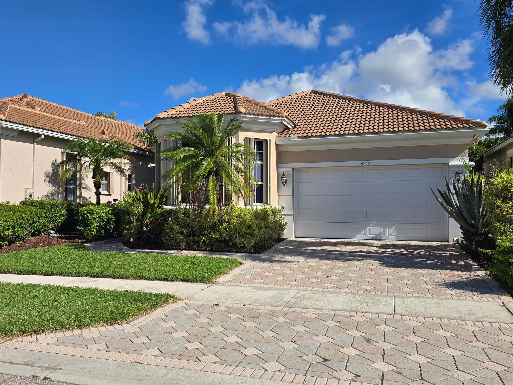 6935 Fairway Lakes Drive