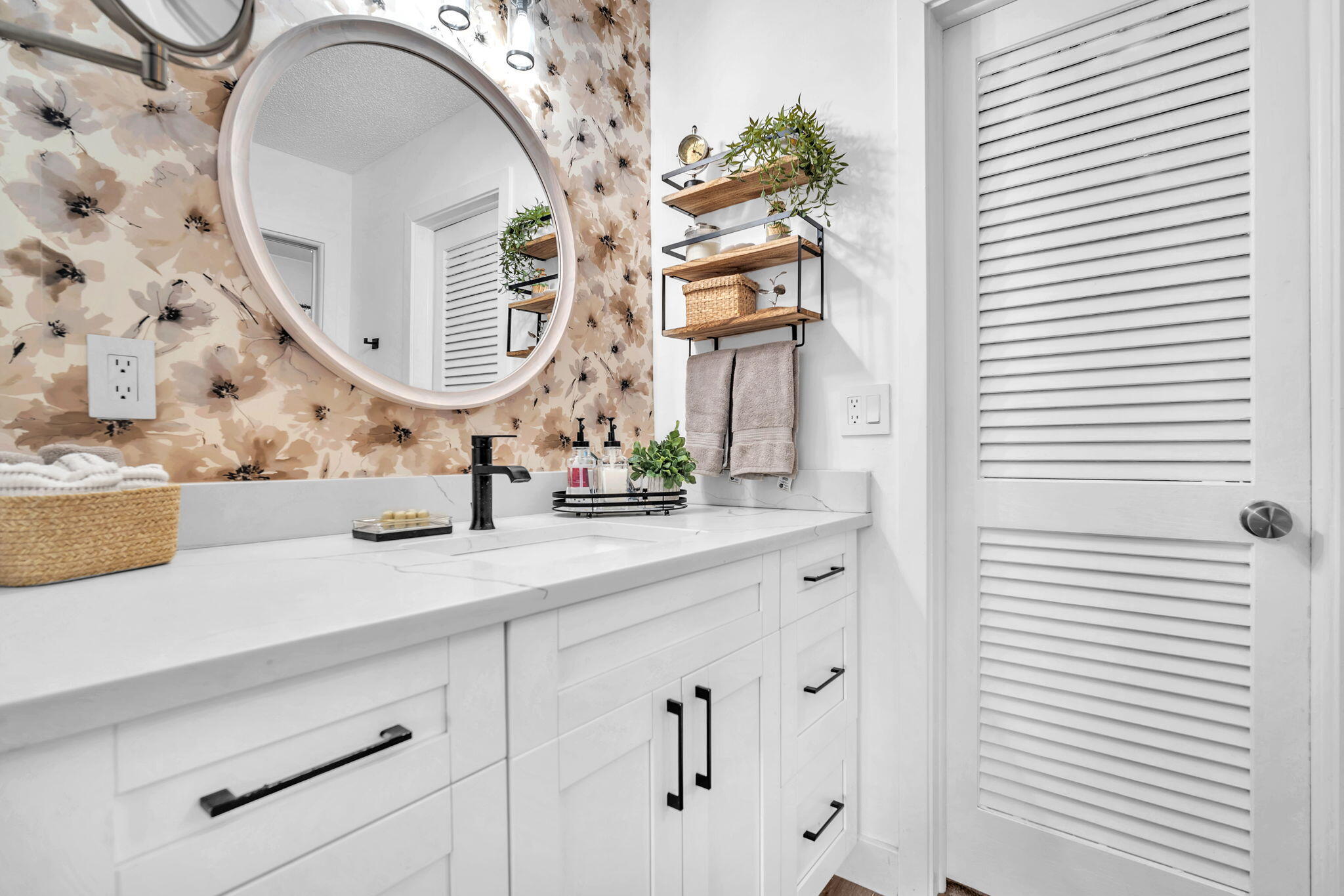 BOCA LAKES CONDO - Residential