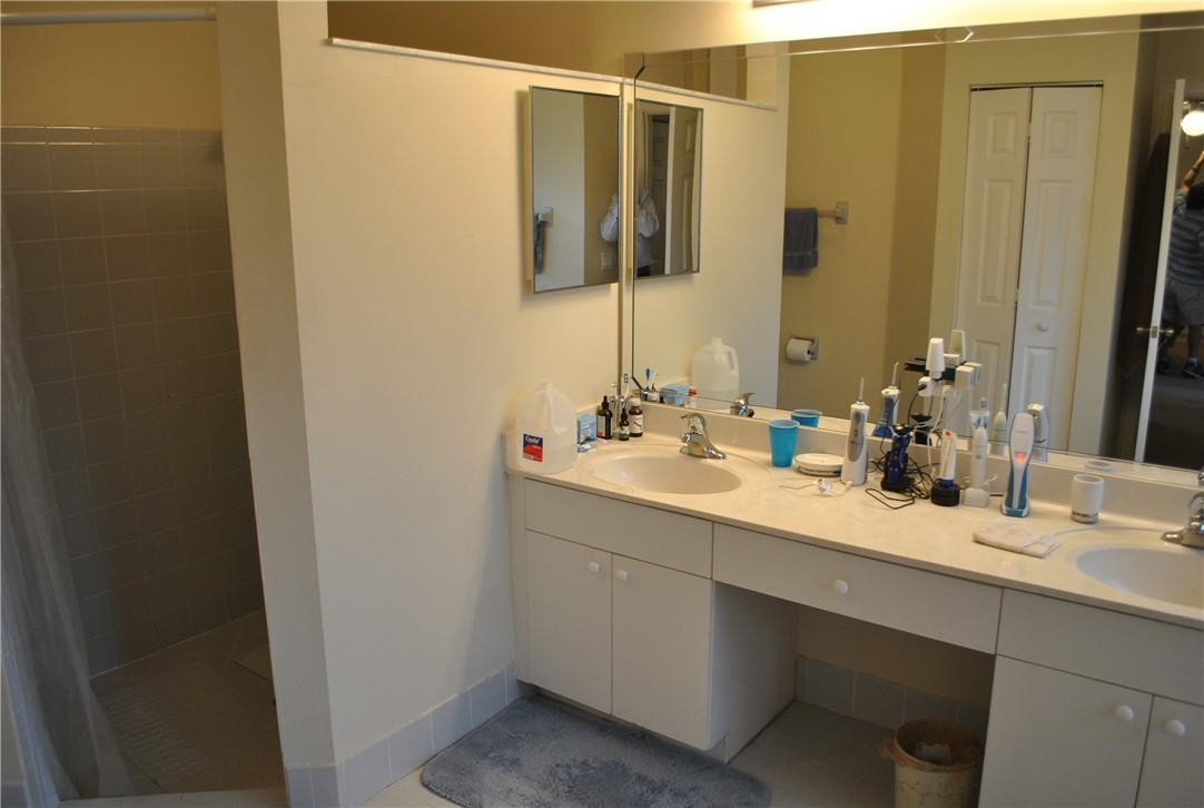 PARKWOOD - Residential Lease