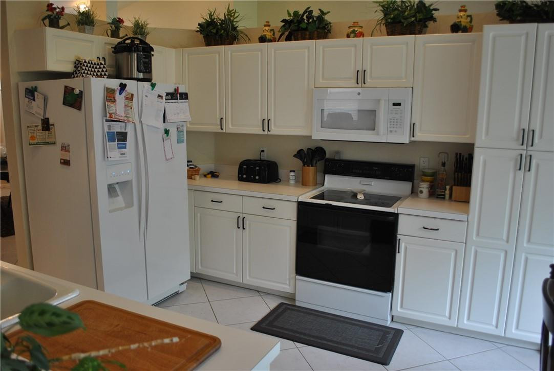 PARKWOOD - Residential Lease