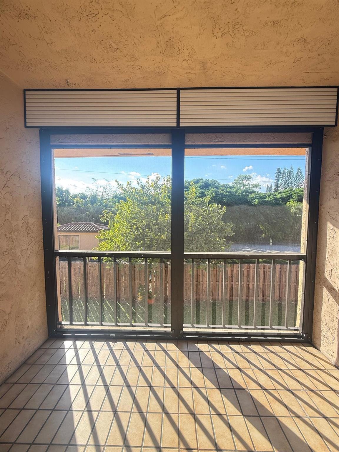 FOREST HILL VILLAS GARDEN - Residential Lease