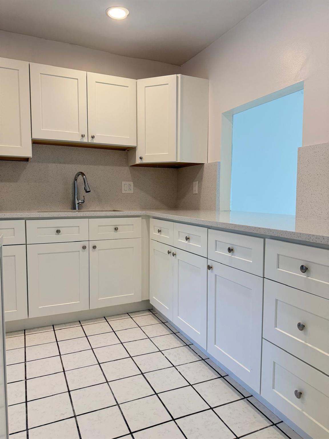 FOREST HILL VILLAS GARDEN - Residential Lease