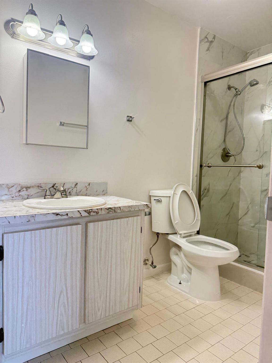 FOREST HILL VILLAS GARDEN - Residential Lease