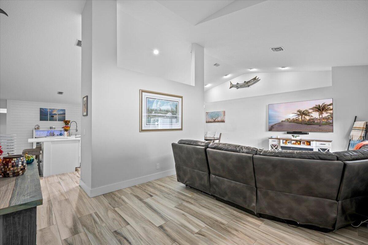 Properties 264 MALIBU Circle