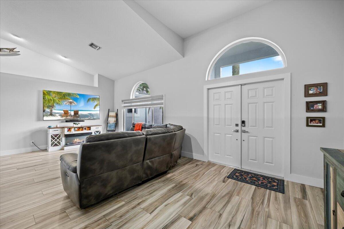 Properties 264 MALIBU Circle