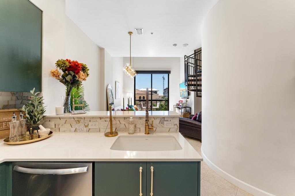 ONE CITY PLAZA CONDO - Residential Lease