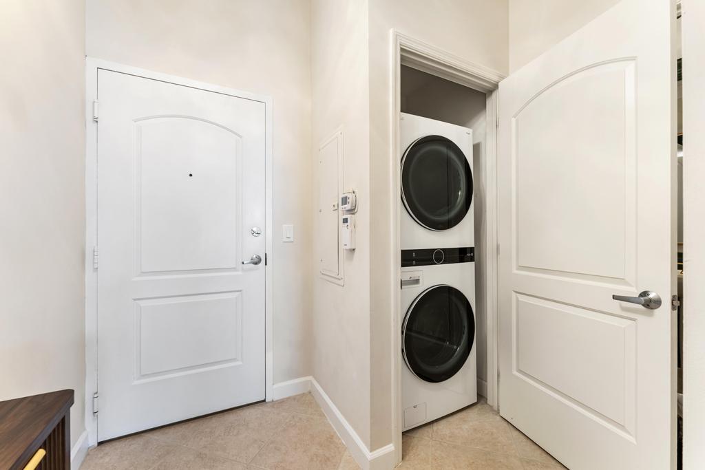 ONE CITY PLAZA CONDO - Residential Lease