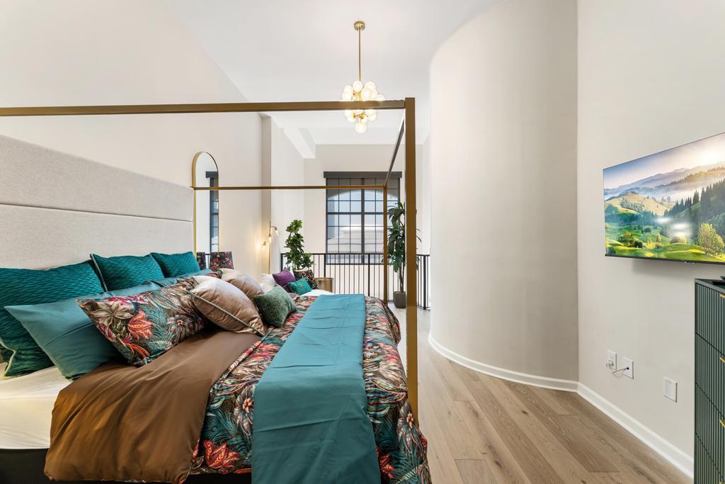 ONE CITY PLAZA CONDO - Residential Lease