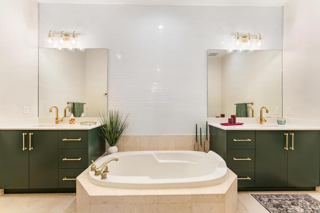 ONE CITY PLAZA CONDO - Residential Lease