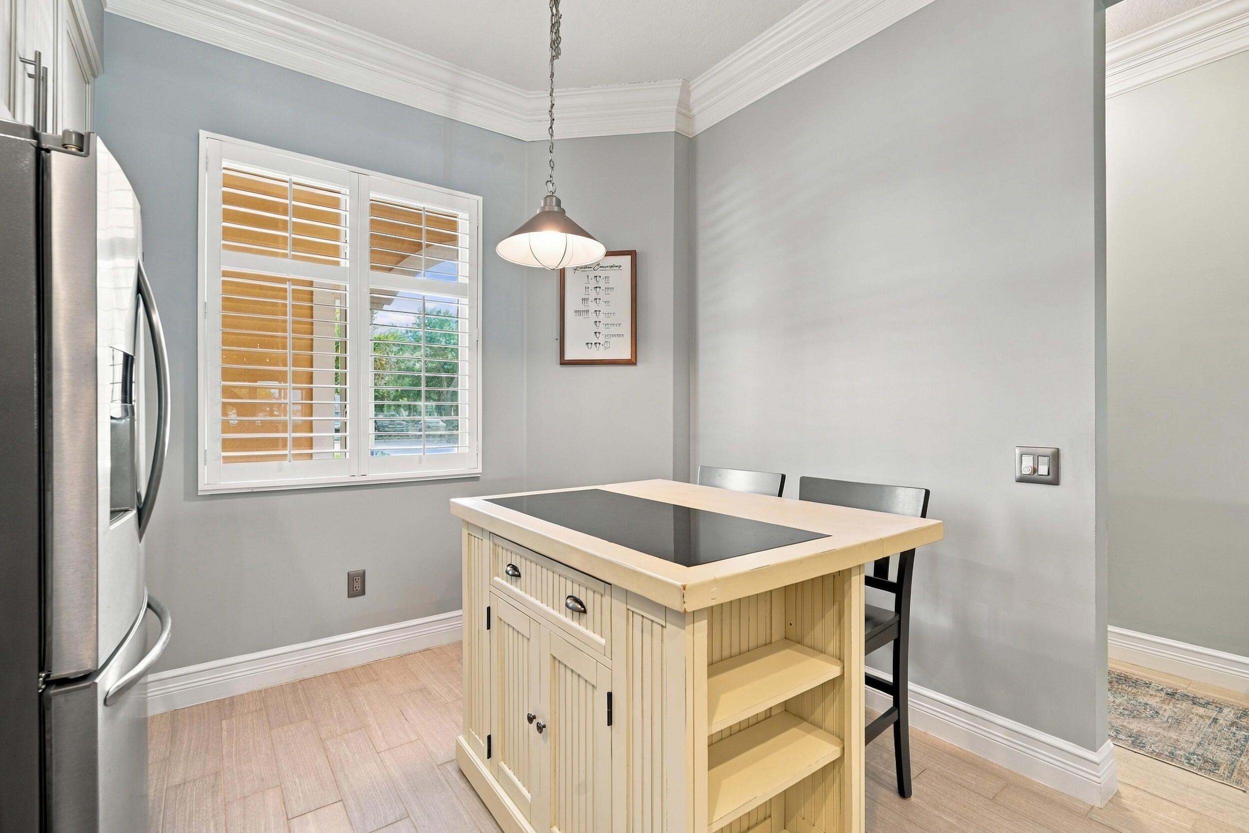 32 Harbour Isle Drive W 103