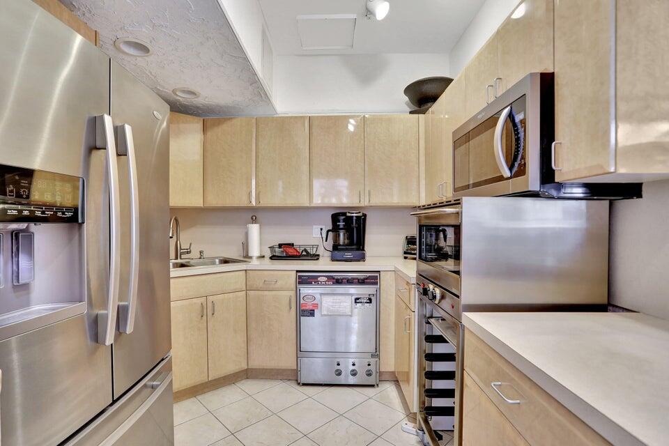 LANDMARK AT HILLSBORO - Residential