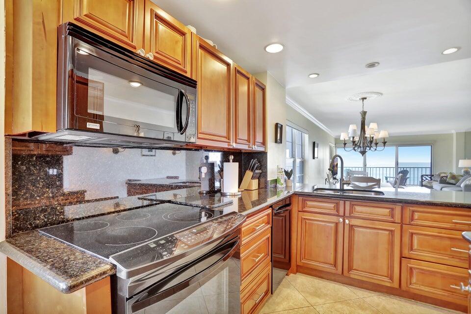 LANDMARK AT HILLSBORO - Residential