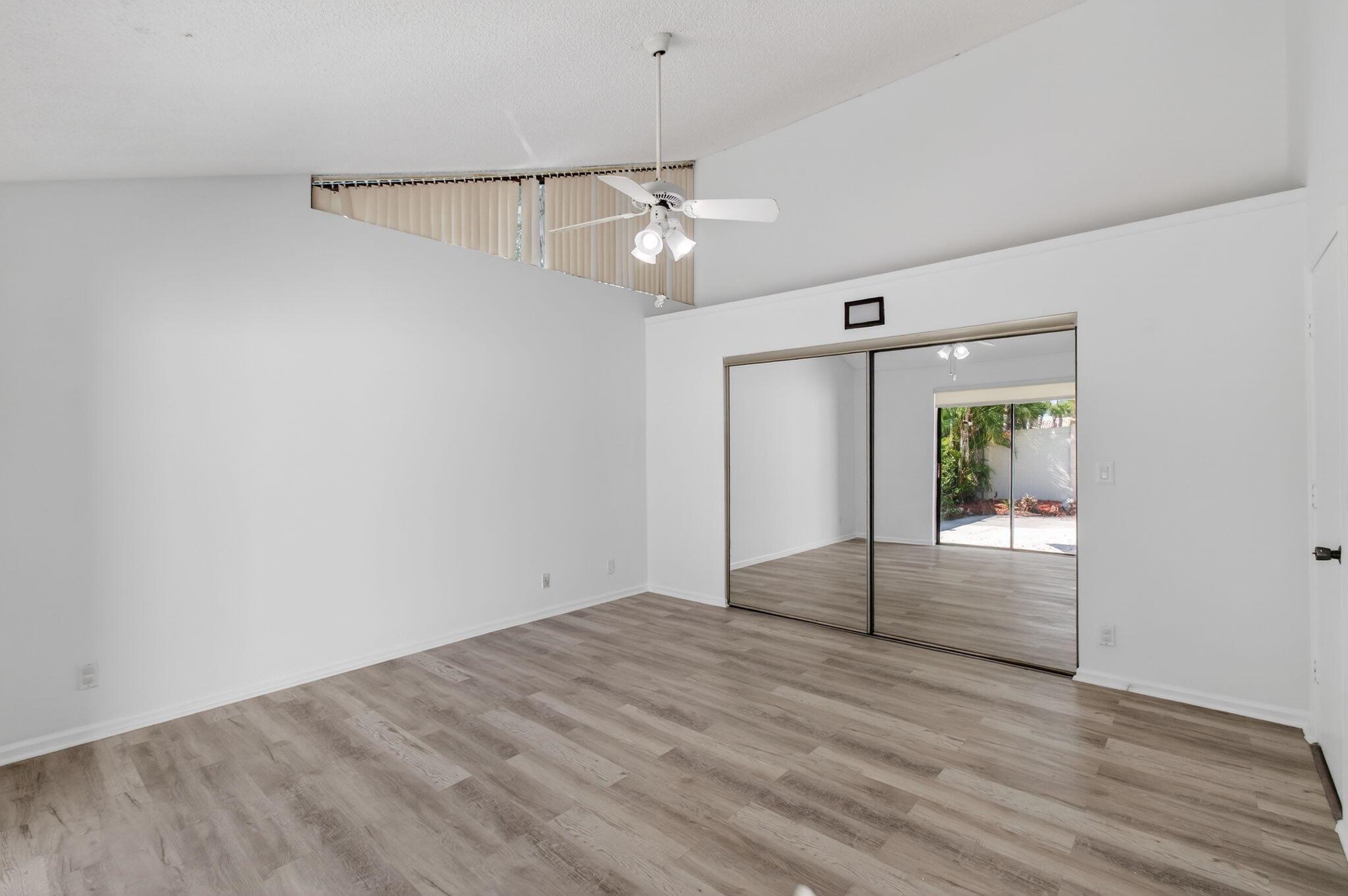 SUGAR POND MANOR OF WELLI - Residential