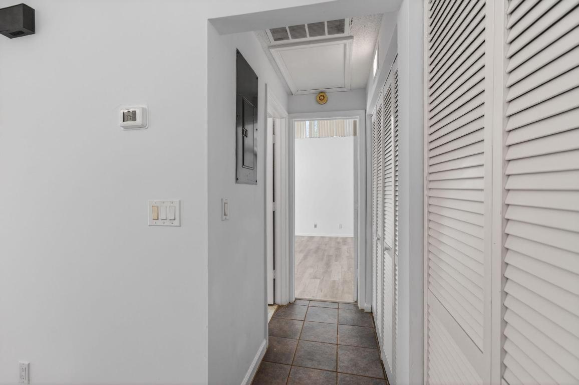 SUGAR POND MANOR OF WELLINGTON - Residential