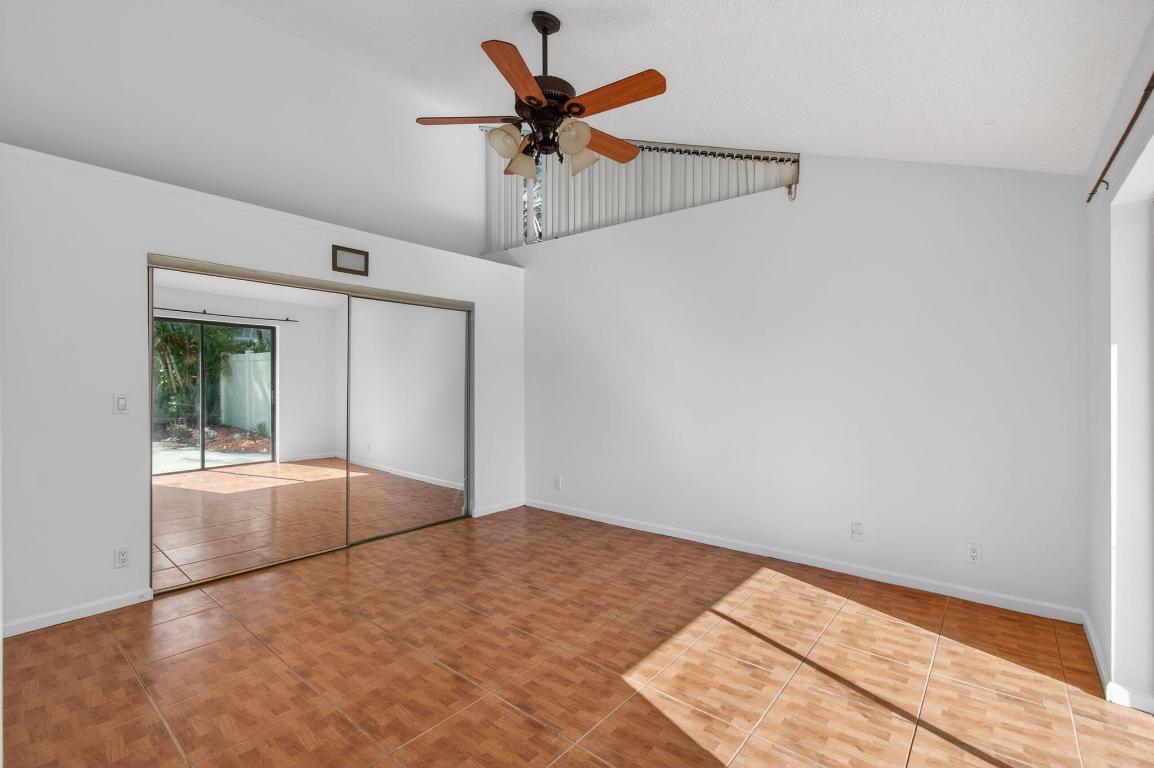 SUGAR POND MANOR OF WELLINGTON - Residential