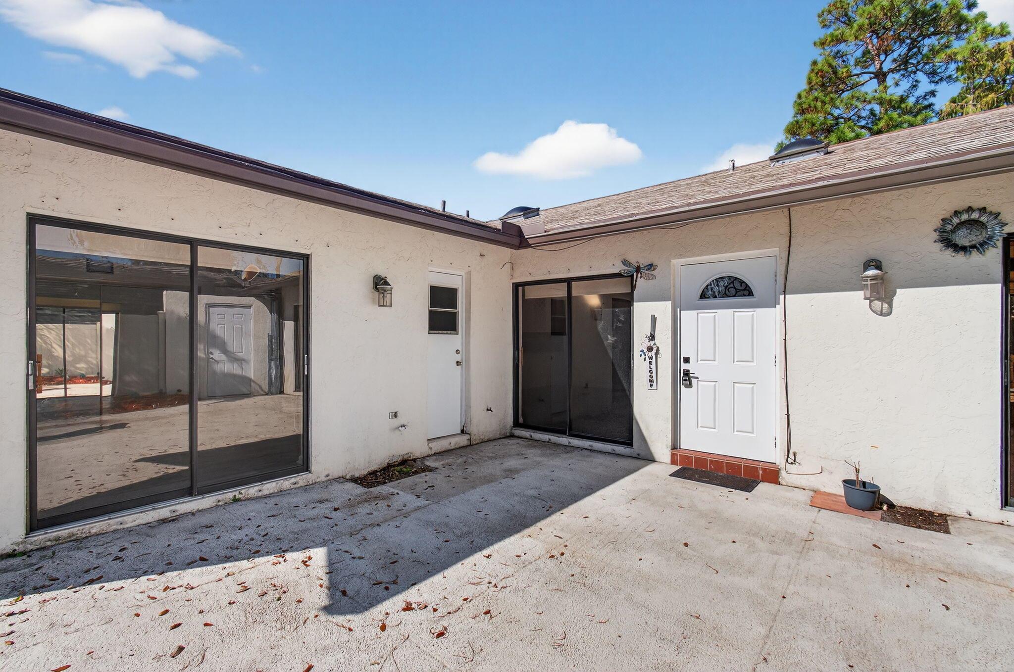 SUGAR POND MANOR OF WELLI - Residential