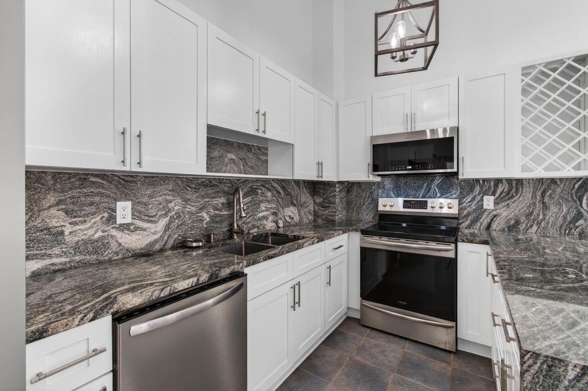 SUGAR POND MANOR OF WELLINGTON - Residential