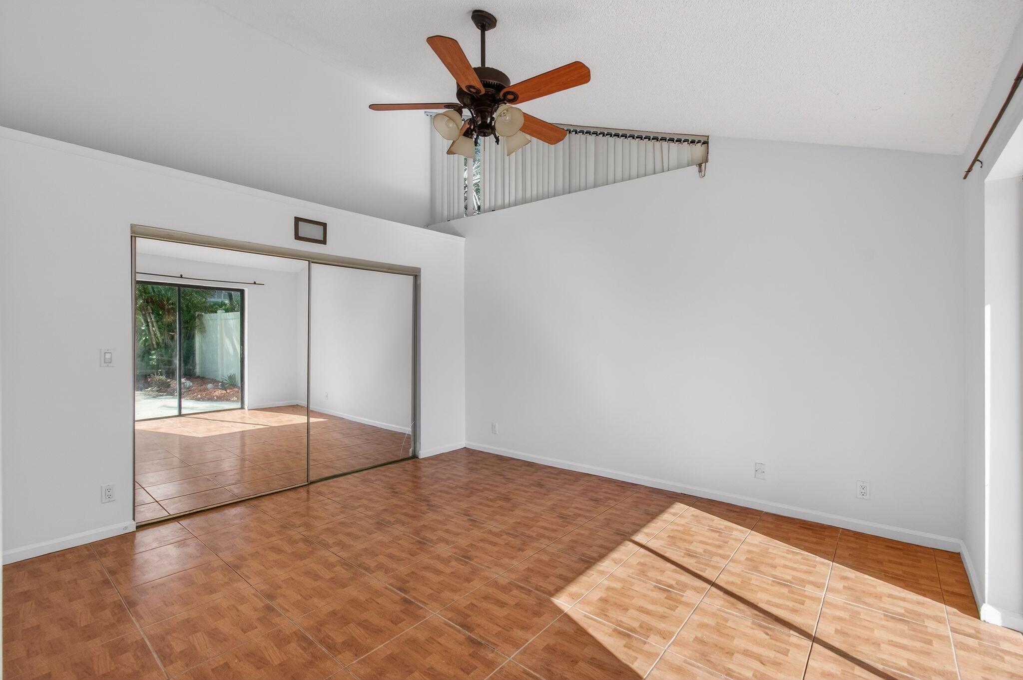 SUGAR POND MANOR OF WELLI - Residential