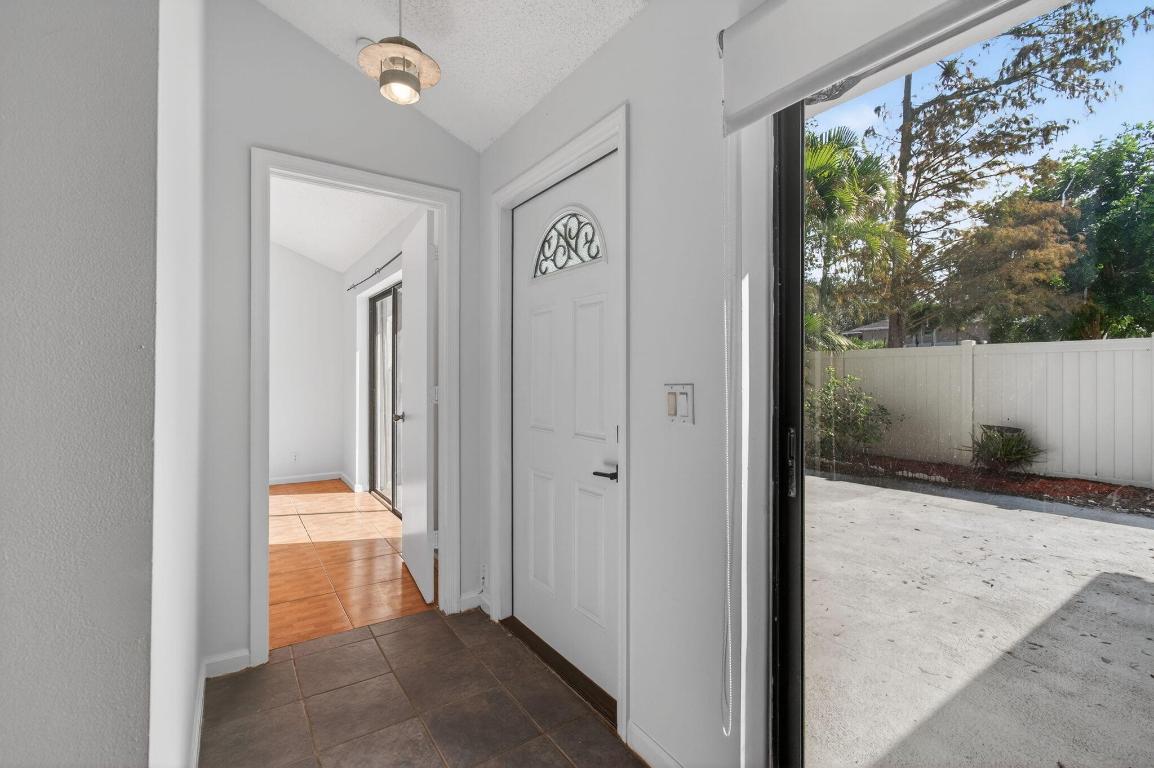 SUGAR POND MANOR OF WELLINGTON - Residential