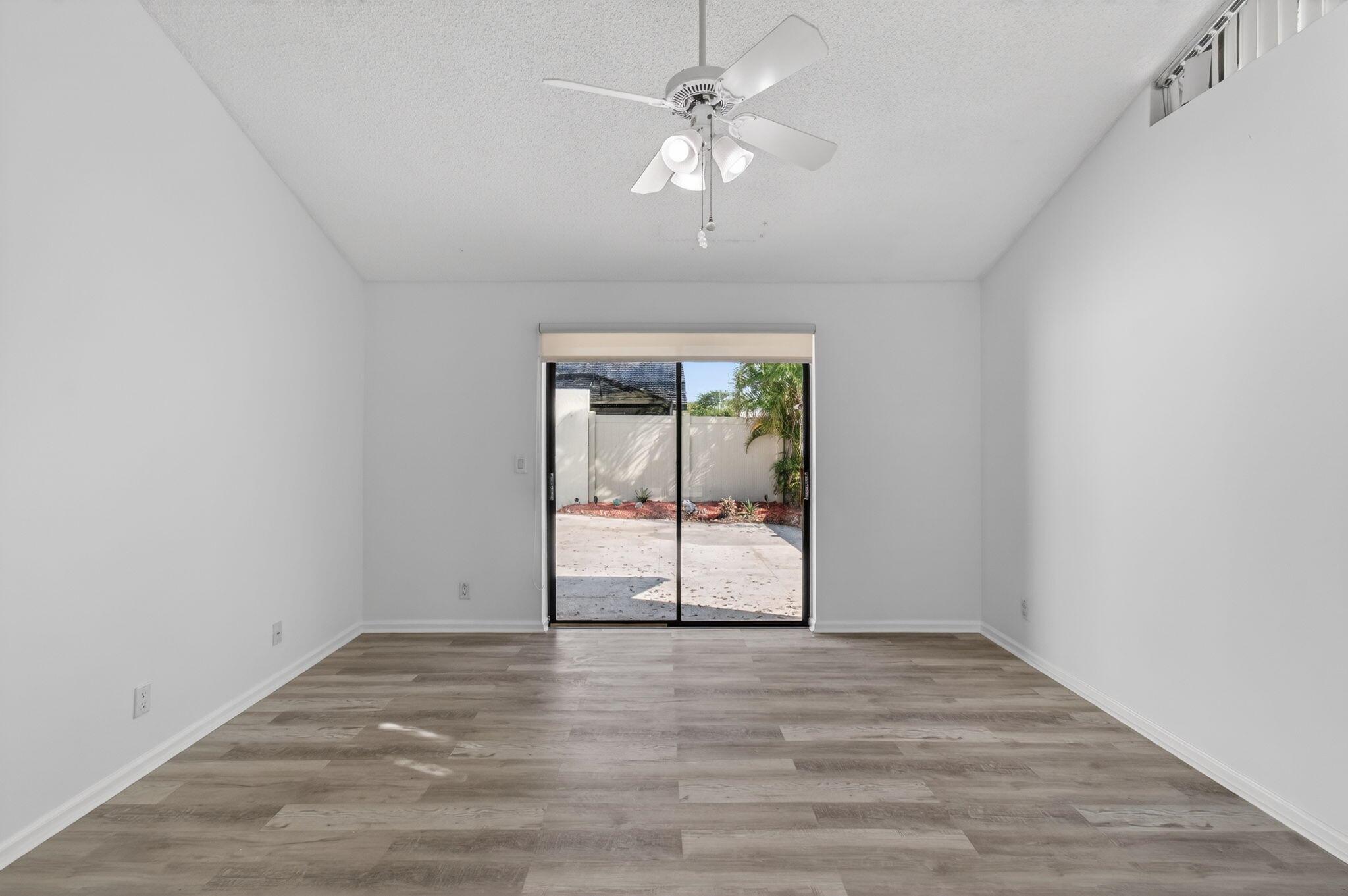 SUGAR POND MANOR OF WELLI - Residential