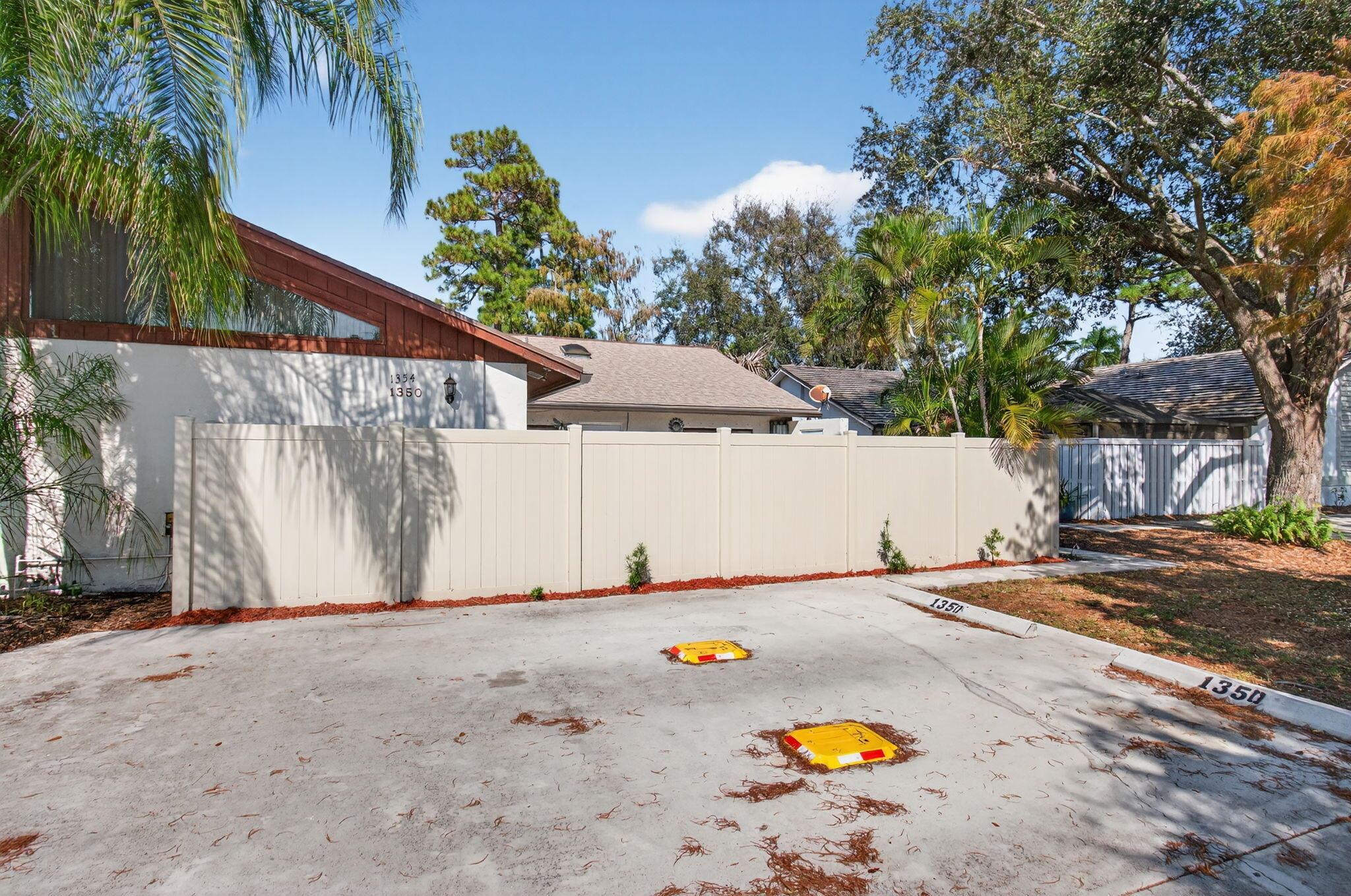 SUGAR POND MANOR OF WELLI - Residential