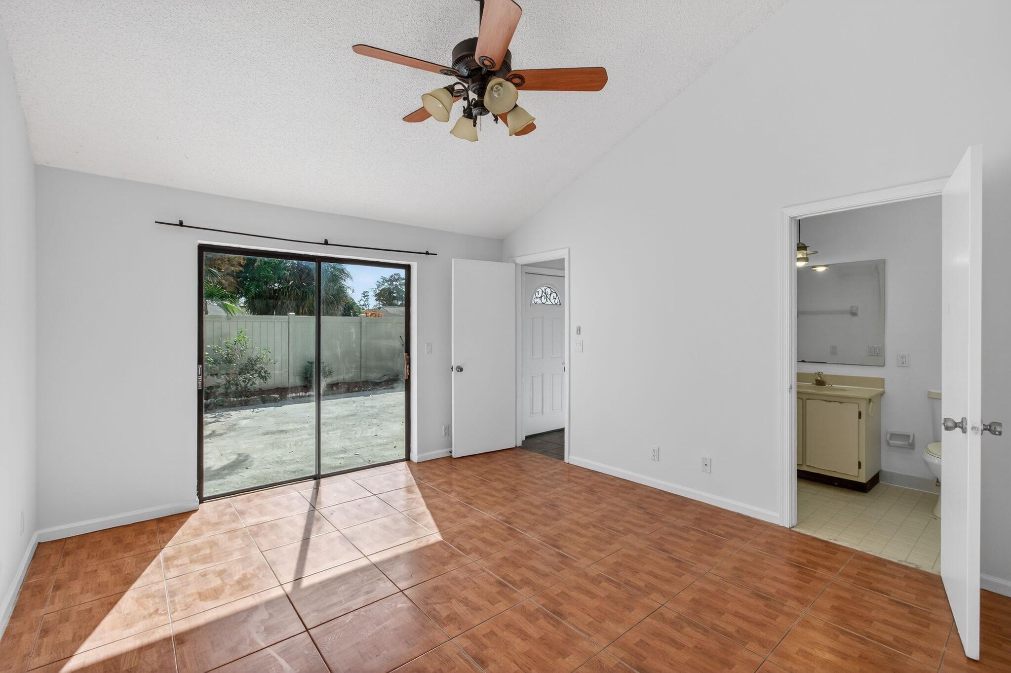 SUGAR POND MANOR OF WELLI - Residential